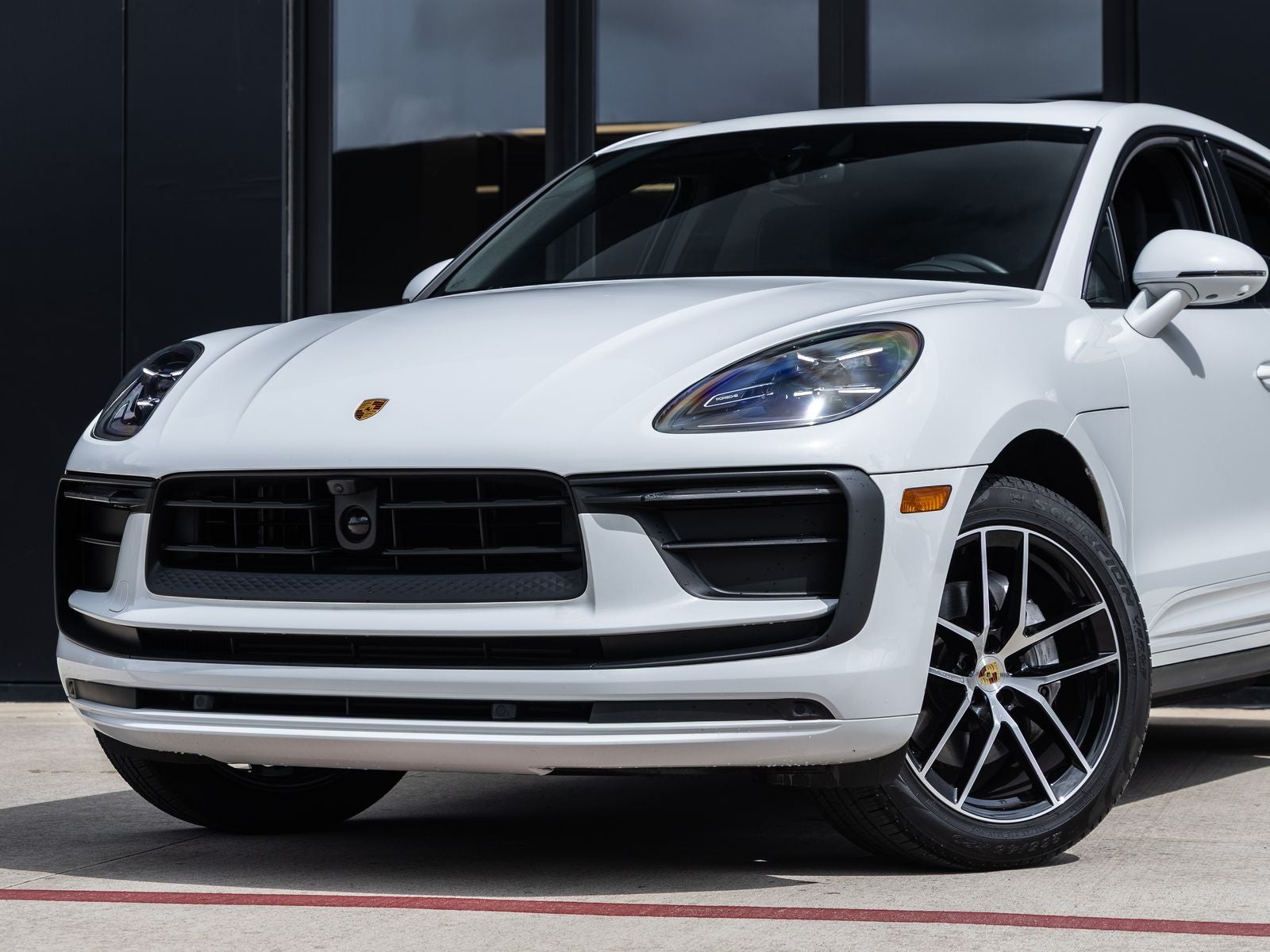 2025 Porsche Macan AWD
