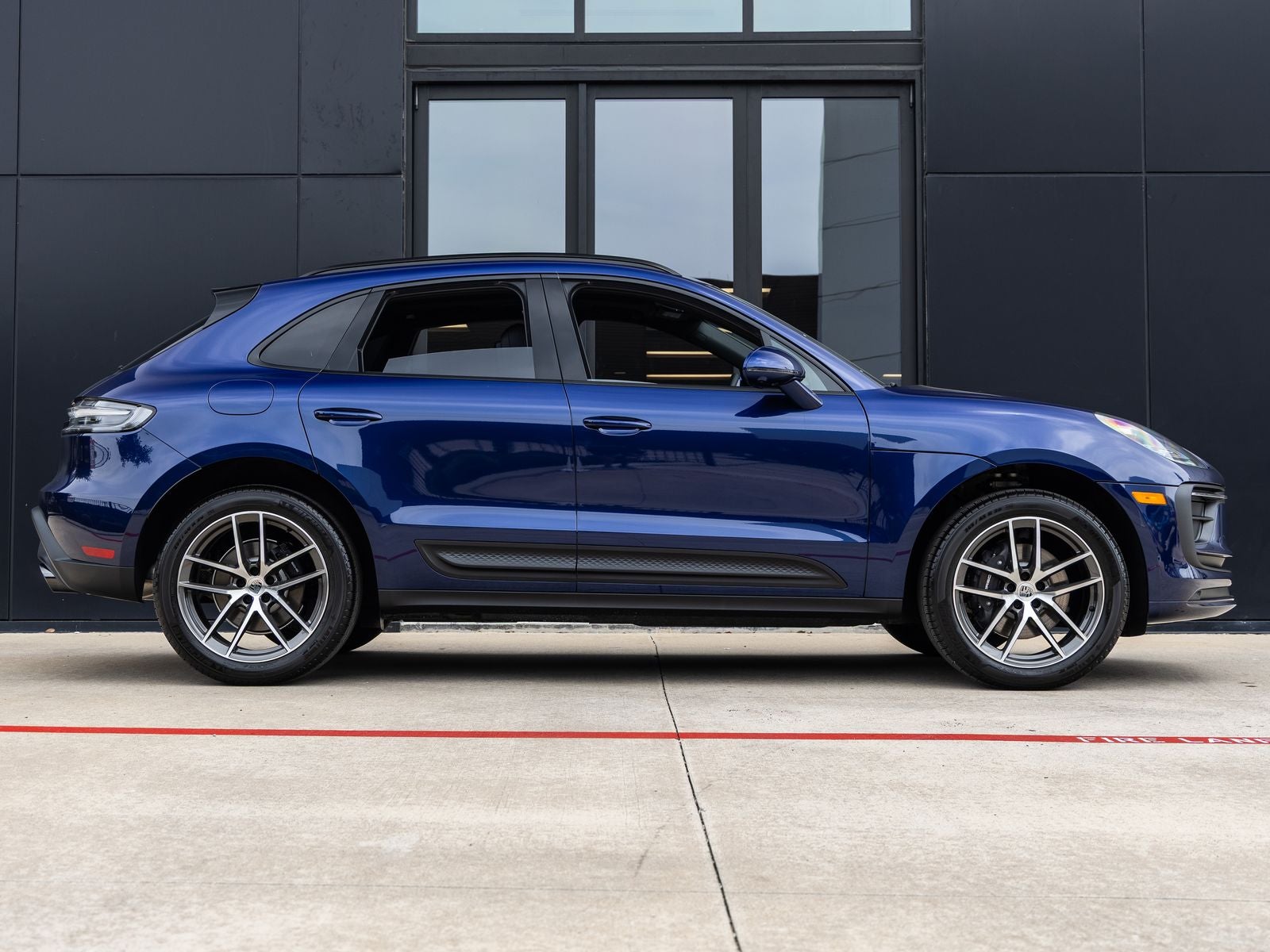2026 Porsche Macan AWD