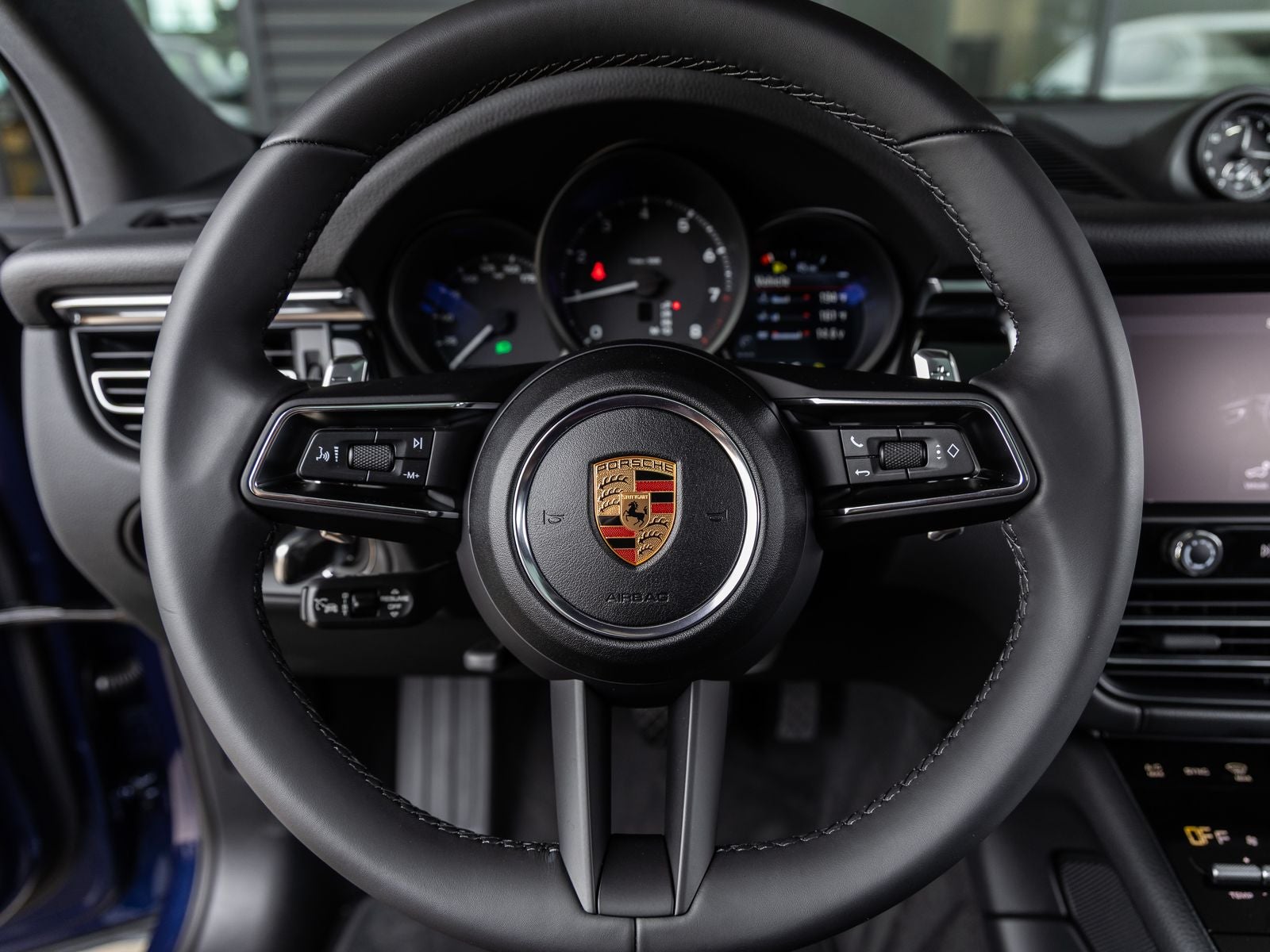 2026 Porsche Macan AWD