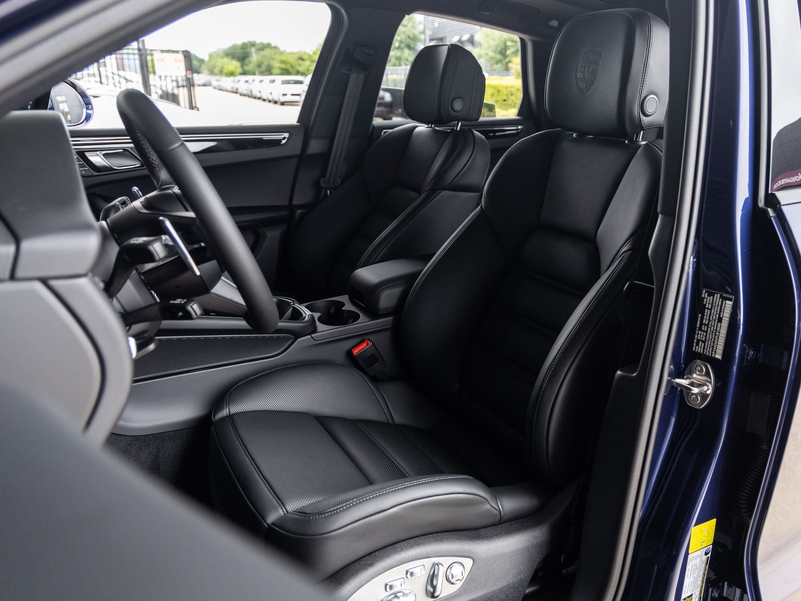 2026 Porsche Macan AWD
