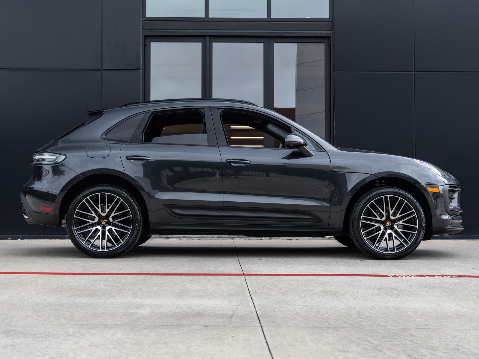 2026 Porsche Macan AWD