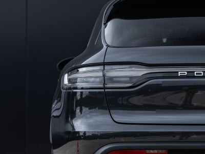 2026 Porsche Macan AWD