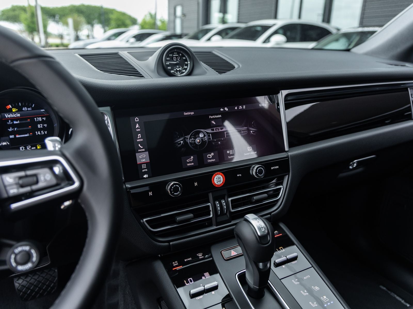 2026 Porsche Macan AWD