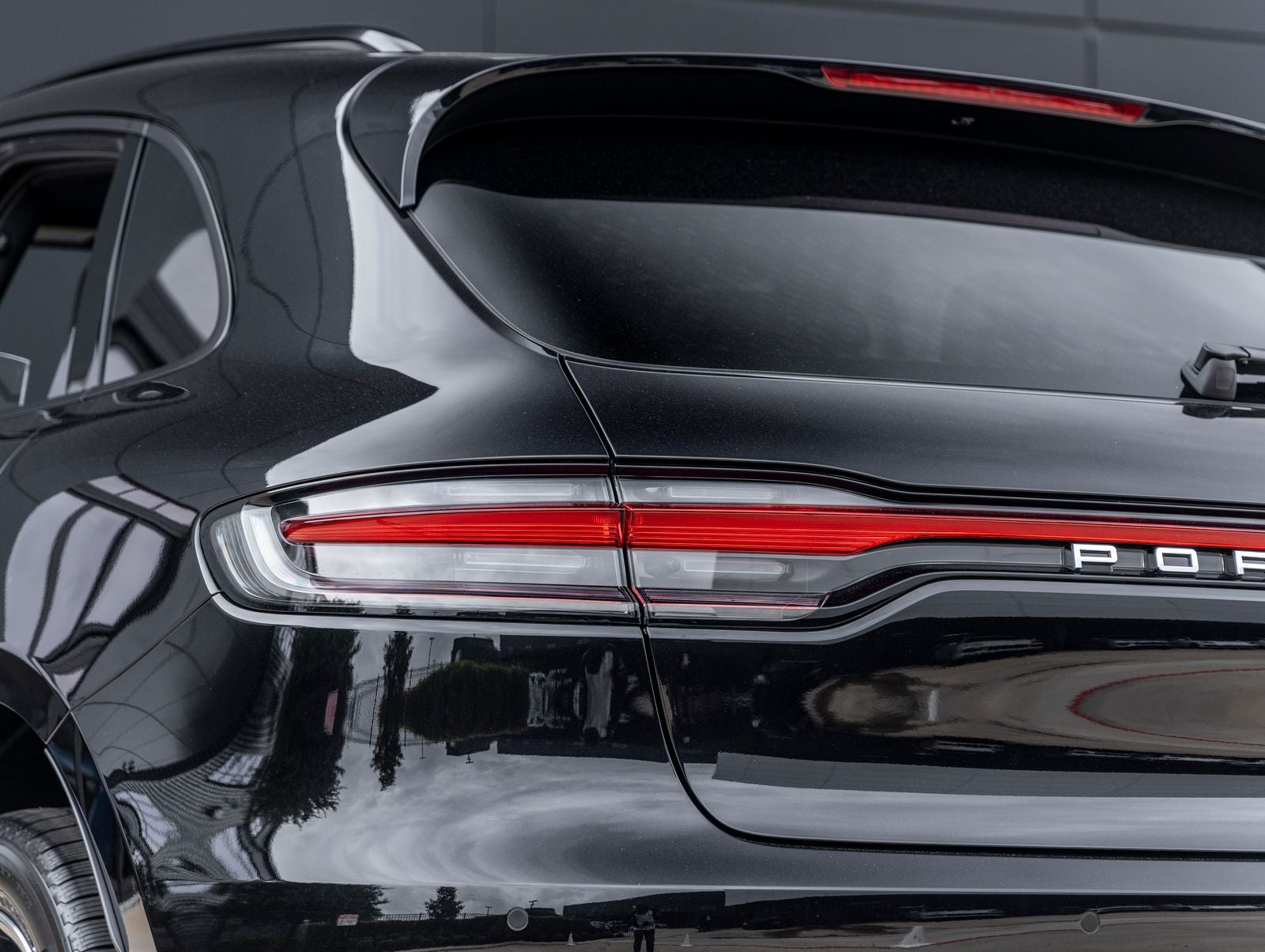 2026 Porsche Macan AWD