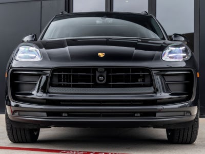 2026 Porsche Macan AWD