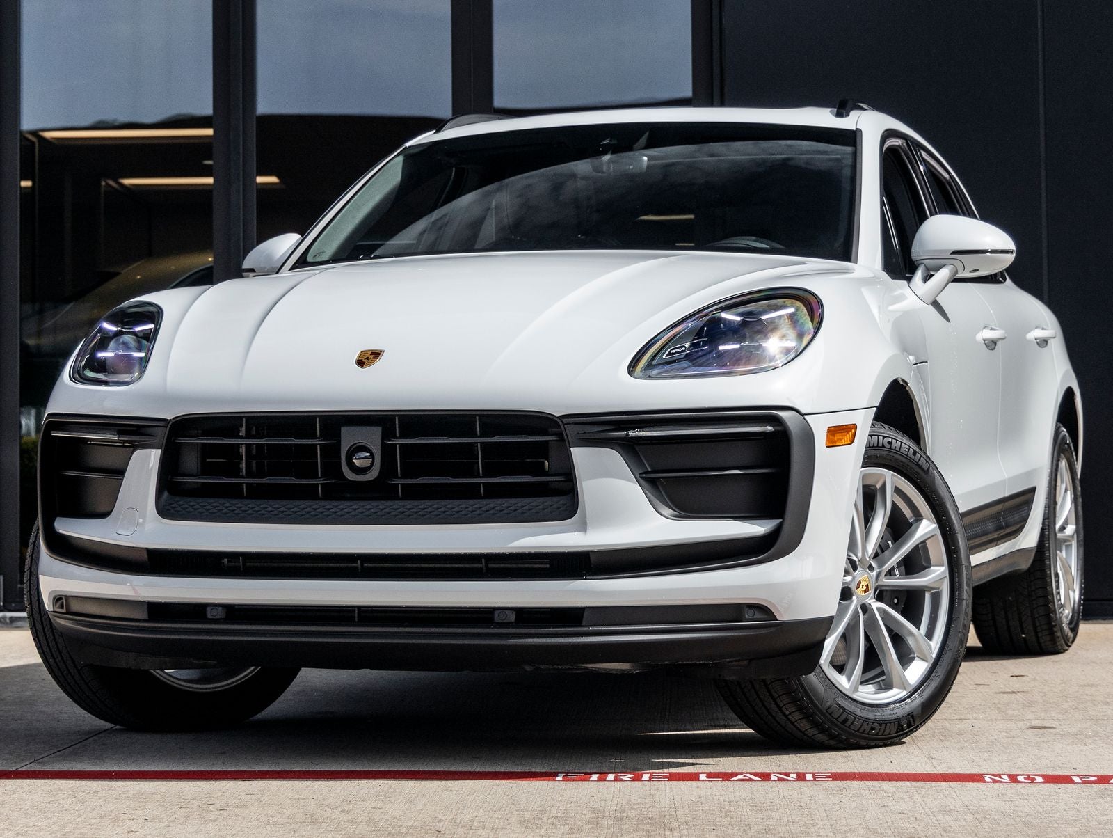 2026 Porsche Macan AWD