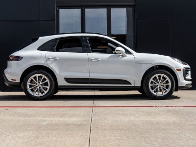 2026 Porsche Macan AWD
