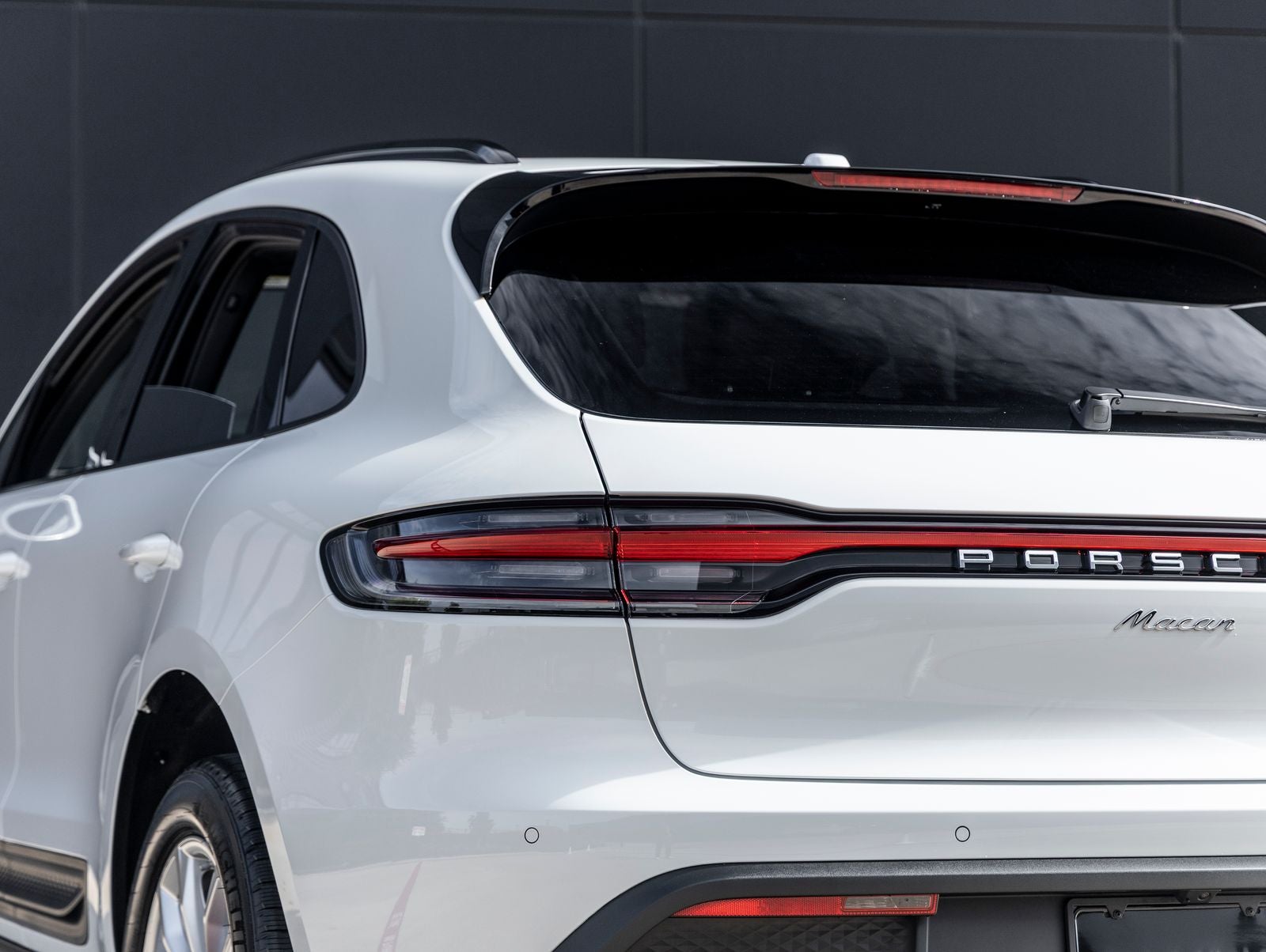 2026 Porsche Macan AWD