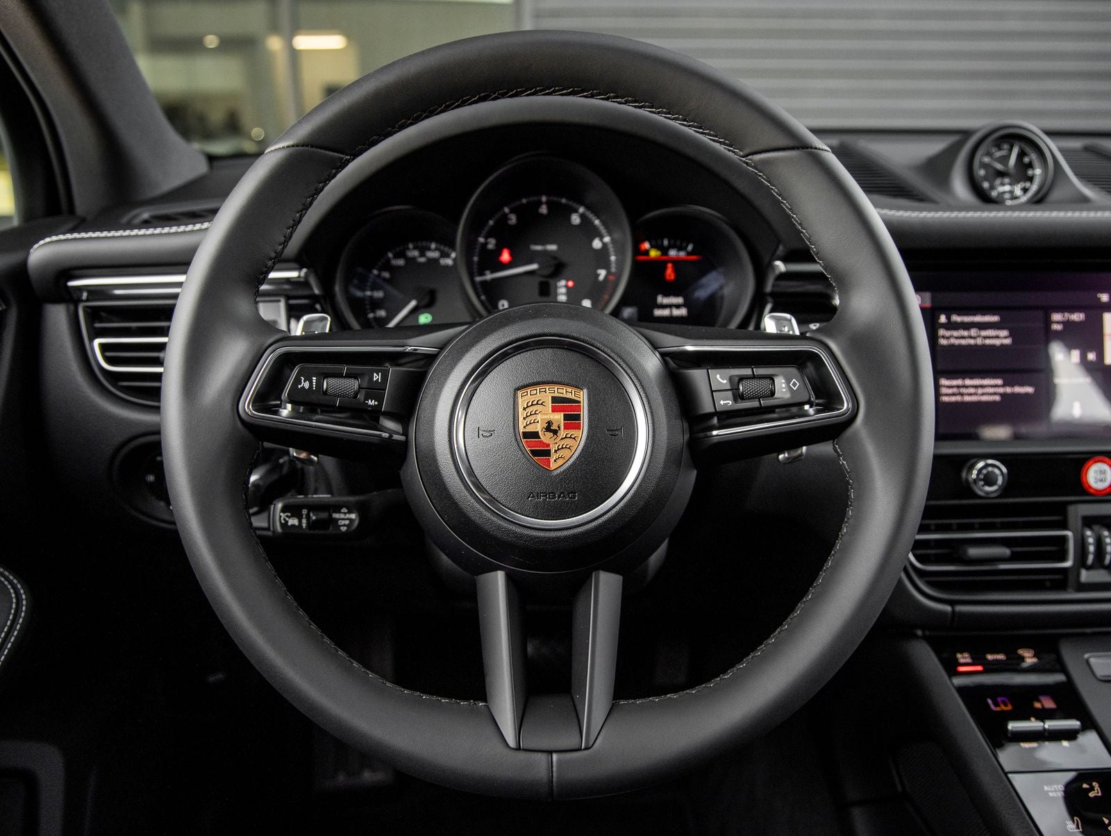 2026 Porsche Macan AWD