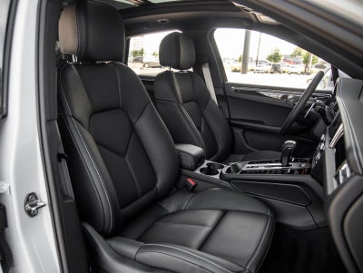2026 Porsche Macan AWD