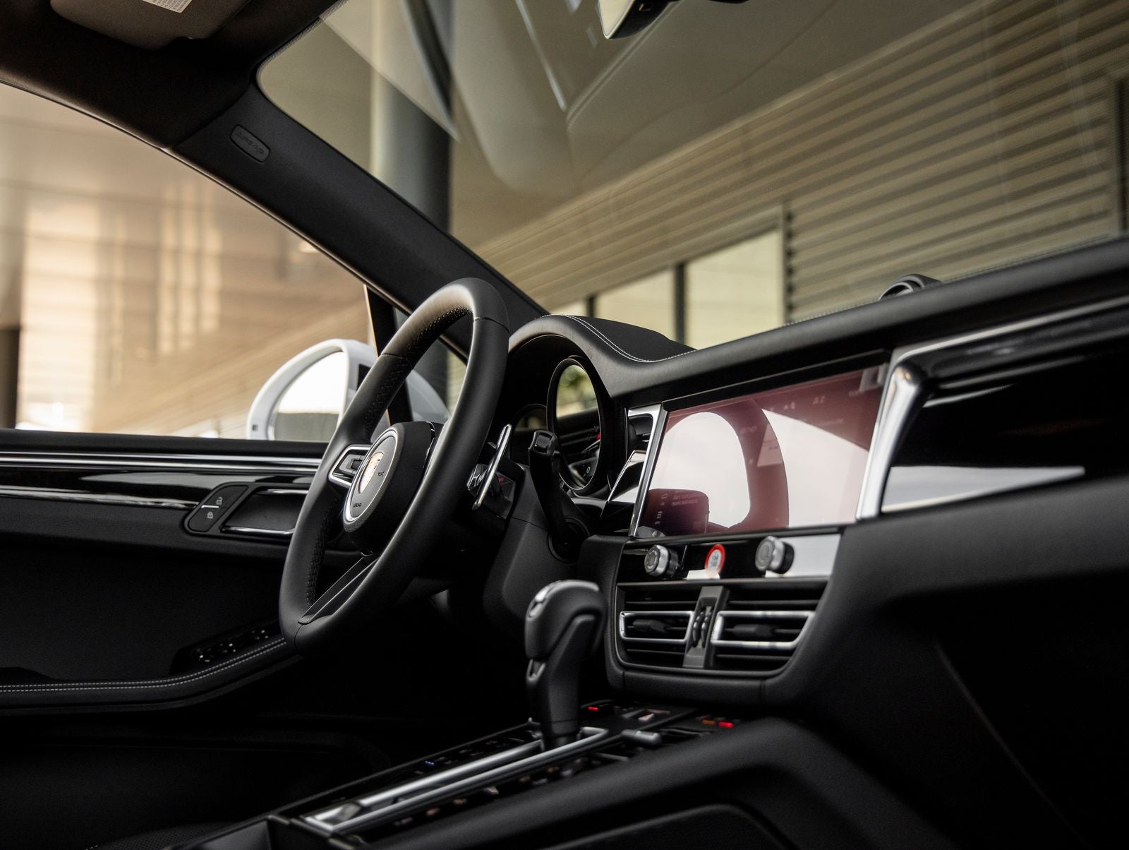 2026 Porsche Macan AWD