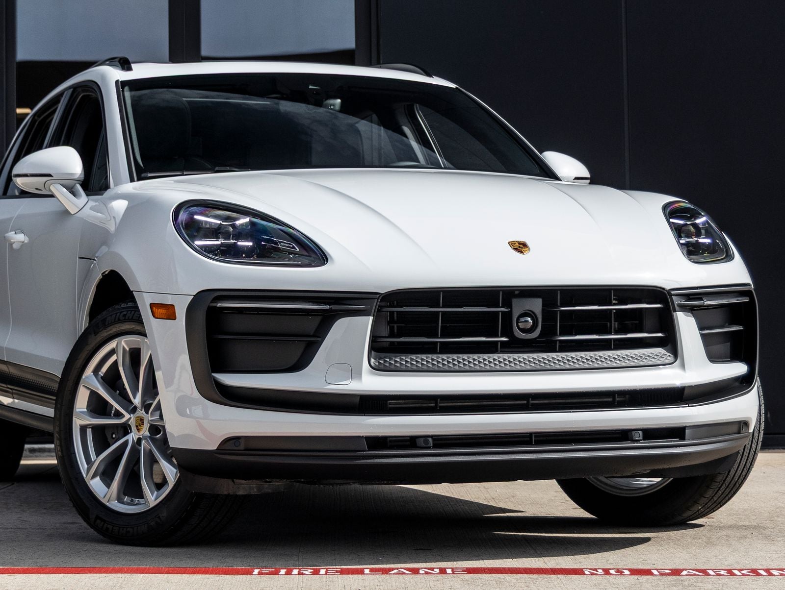 2026 Porsche Macan AWD