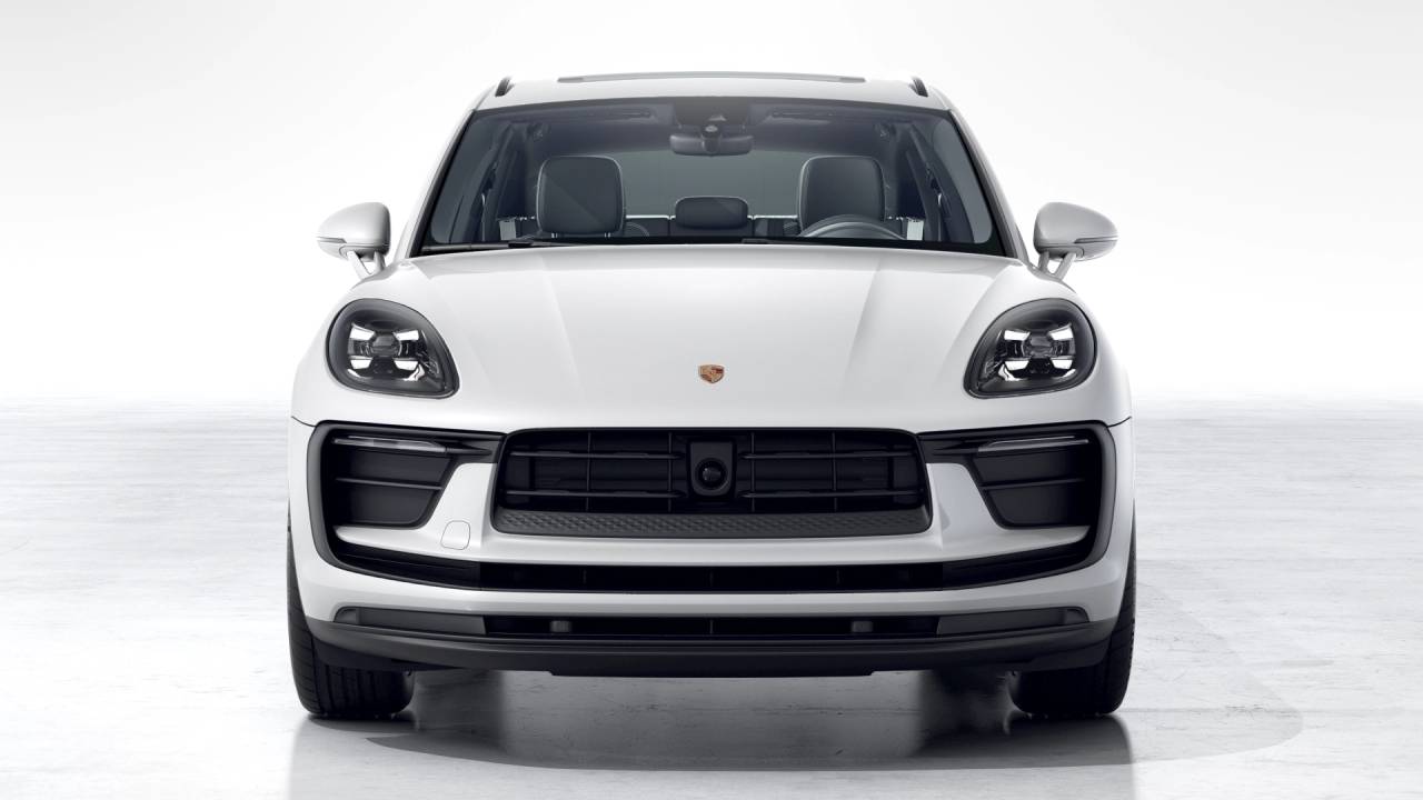 2026 Porsche Macan AWD
