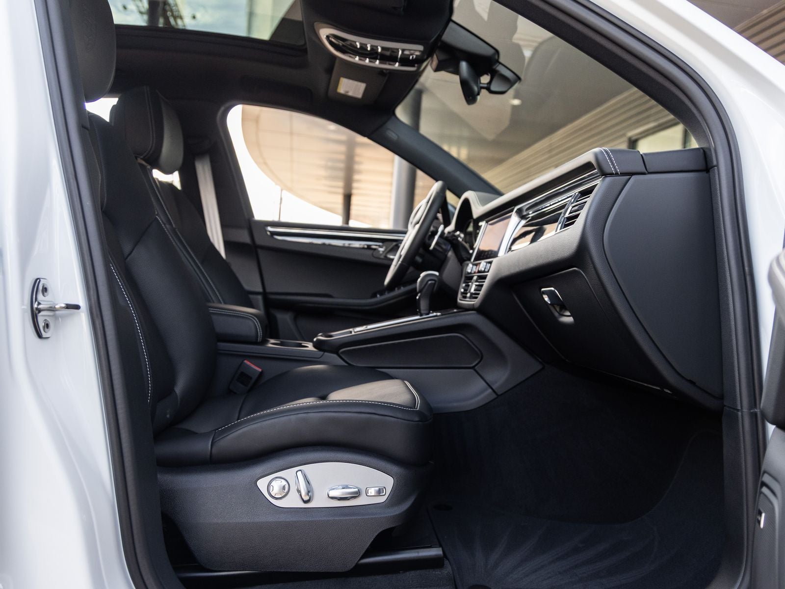 2026 Porsche Macan Macan T
