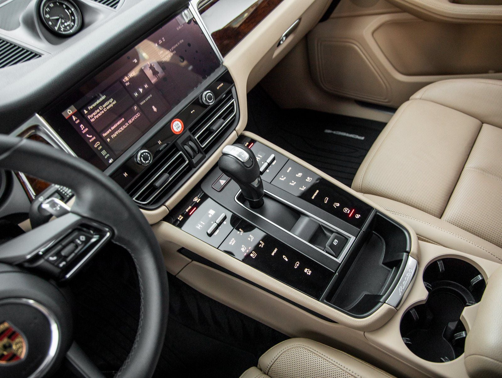 2023 Porsche Macan Macan (MY23)