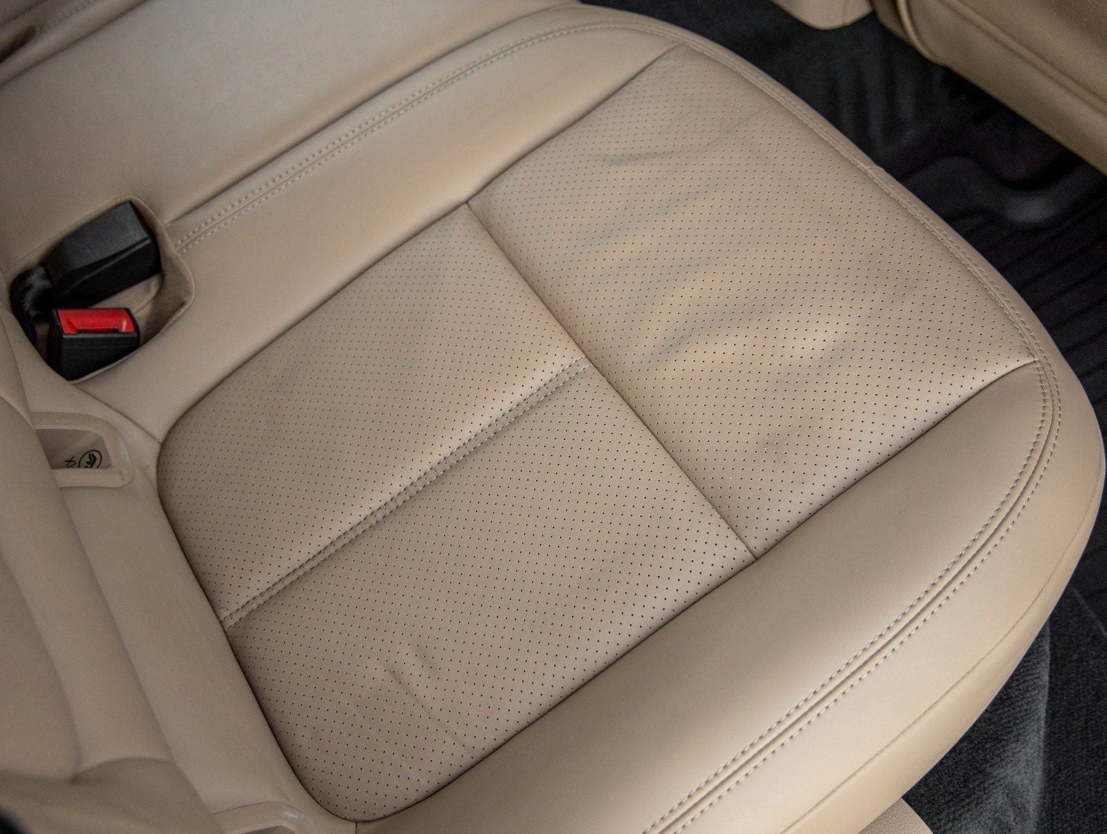 2023 Porsche Macan Macan (MY23)