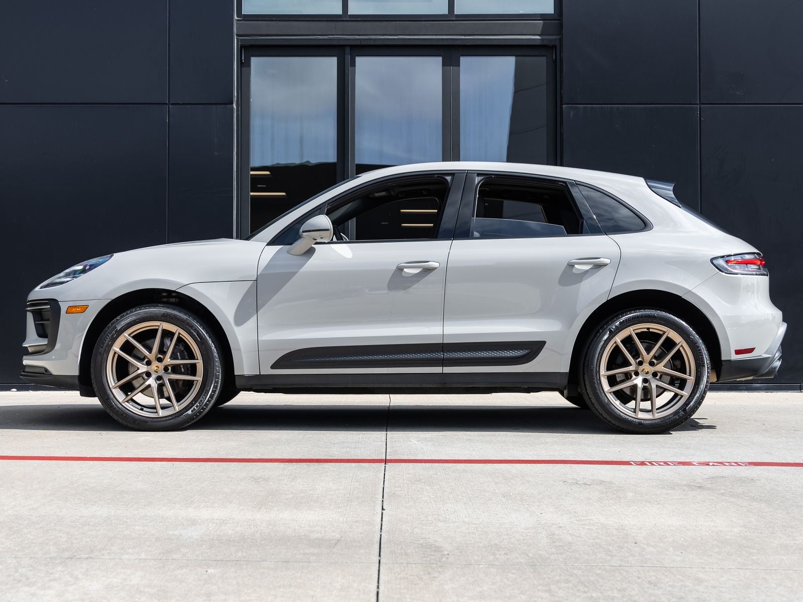 2023 Porsche Macan Macan