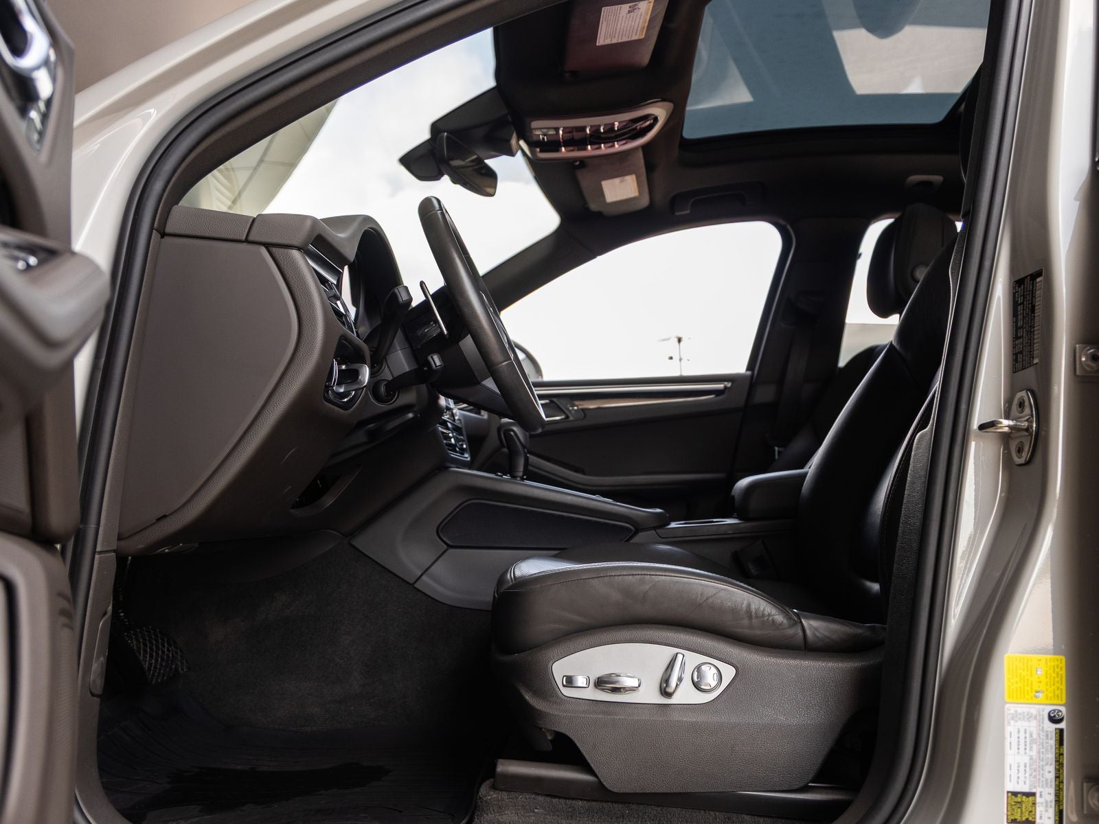 2023 Porsche Macan Macan