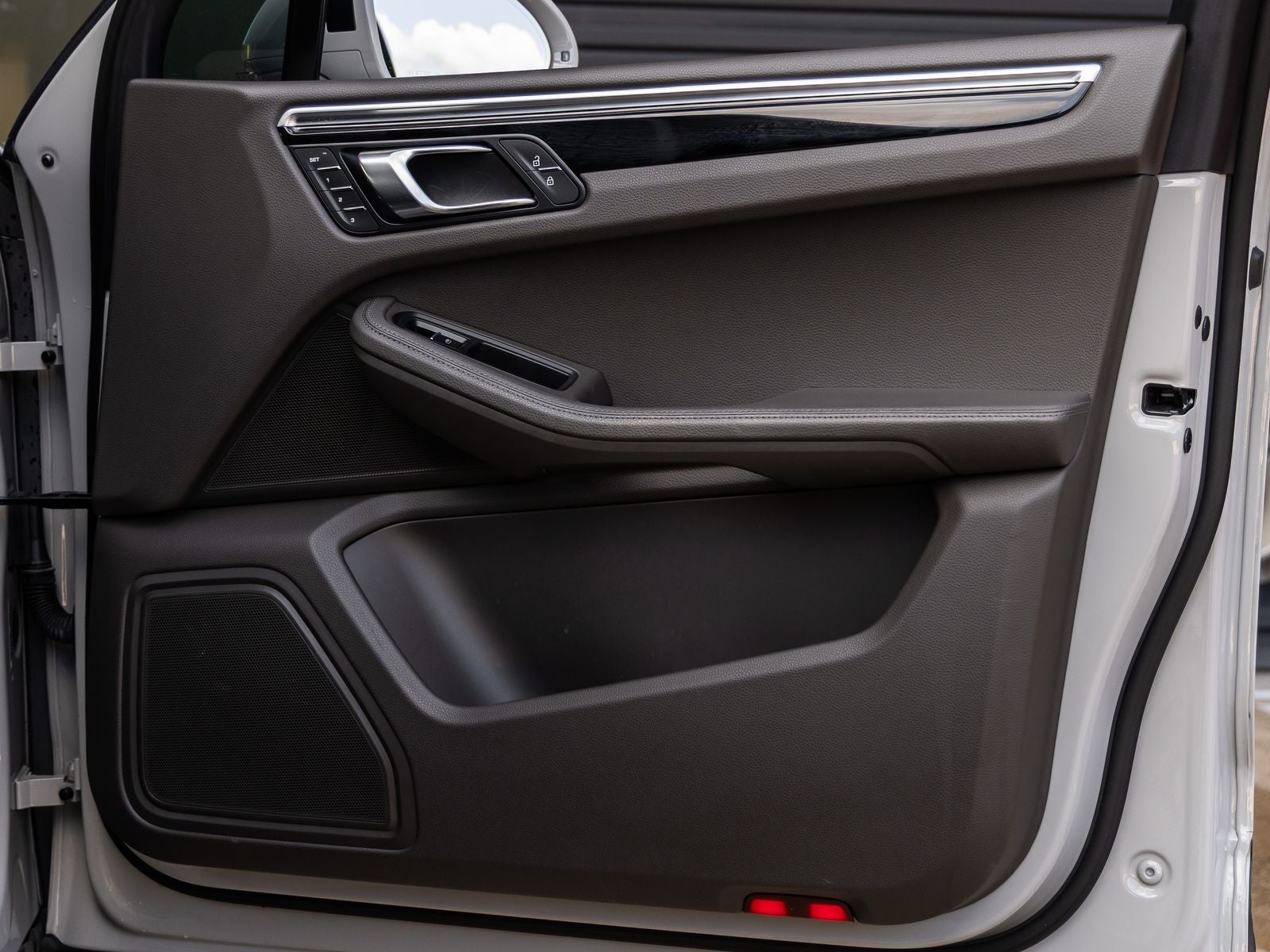 2023 Porsche Macan Macan