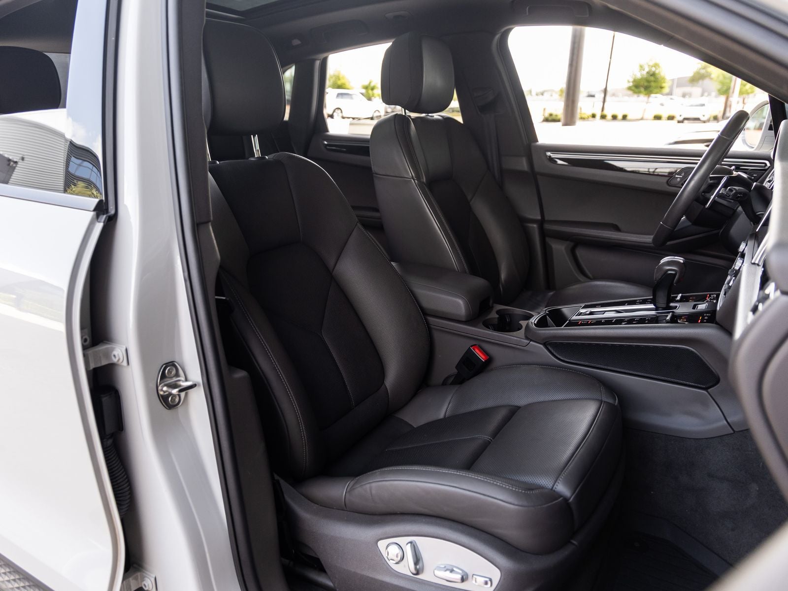 2023 Porsche Macan Macan
