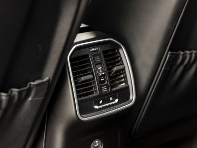 2023 Porsche Macan Macan (MY23)