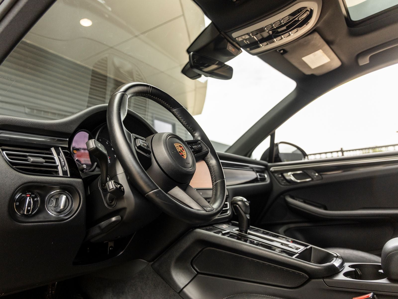 2023 Porsche Macan Macan (MY23)