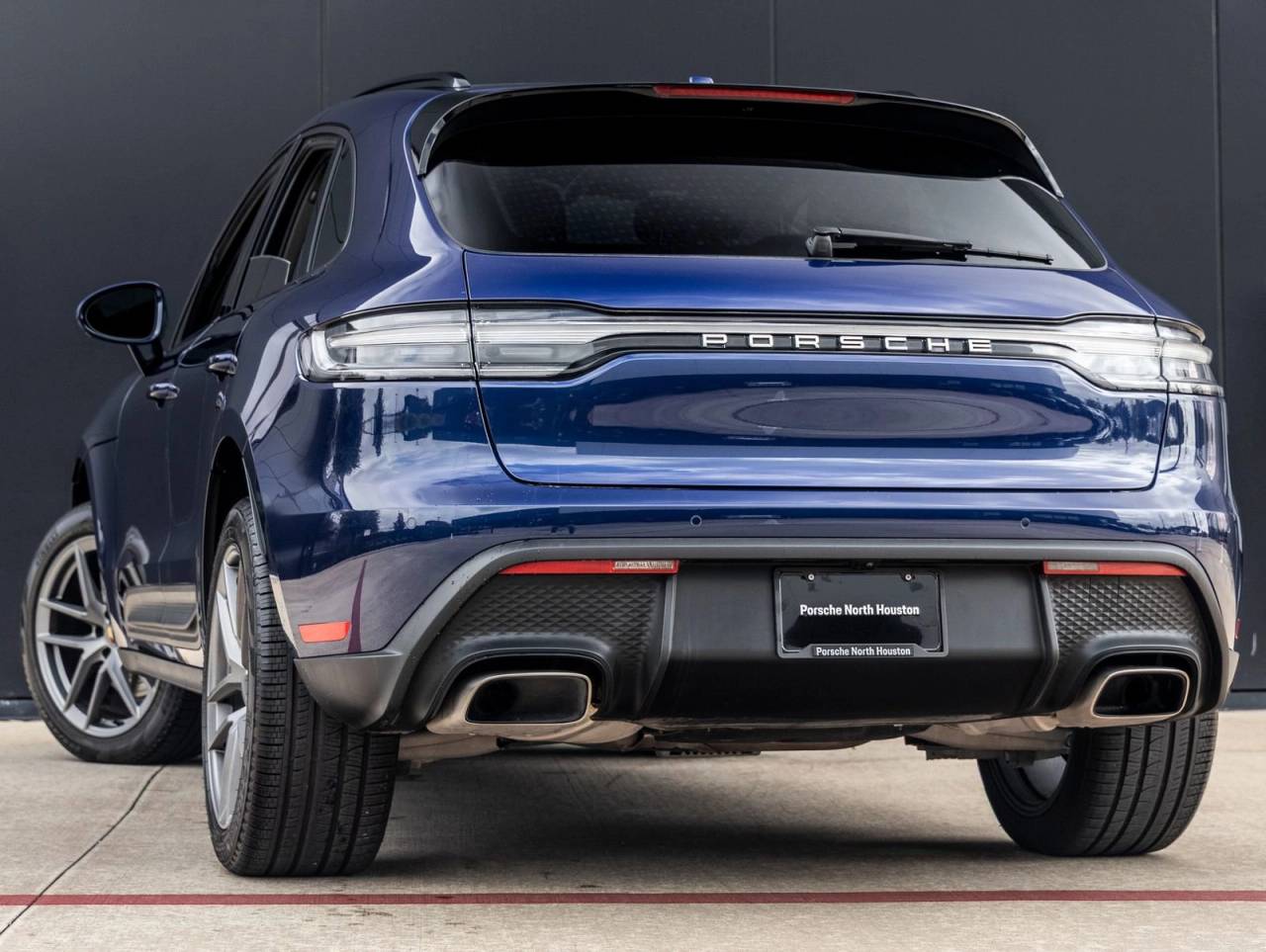 2025 Porsche Macan AWD