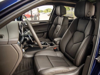 2025 Porsche Macan AWD