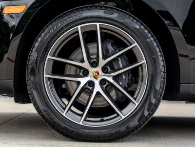 2025 Porsche Macan AWD