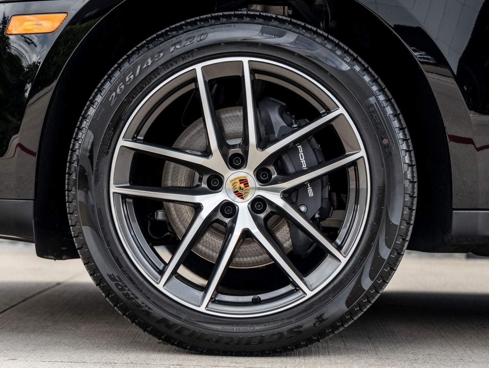 2025 Porsche Macan AWD