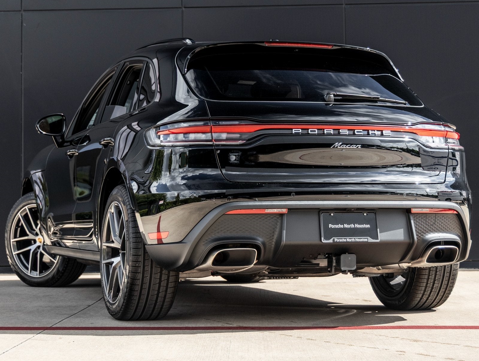 2025 Porsche Macan AWD