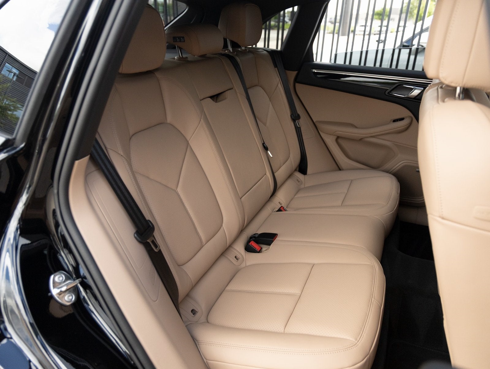 2025 Porsche Macan AWD