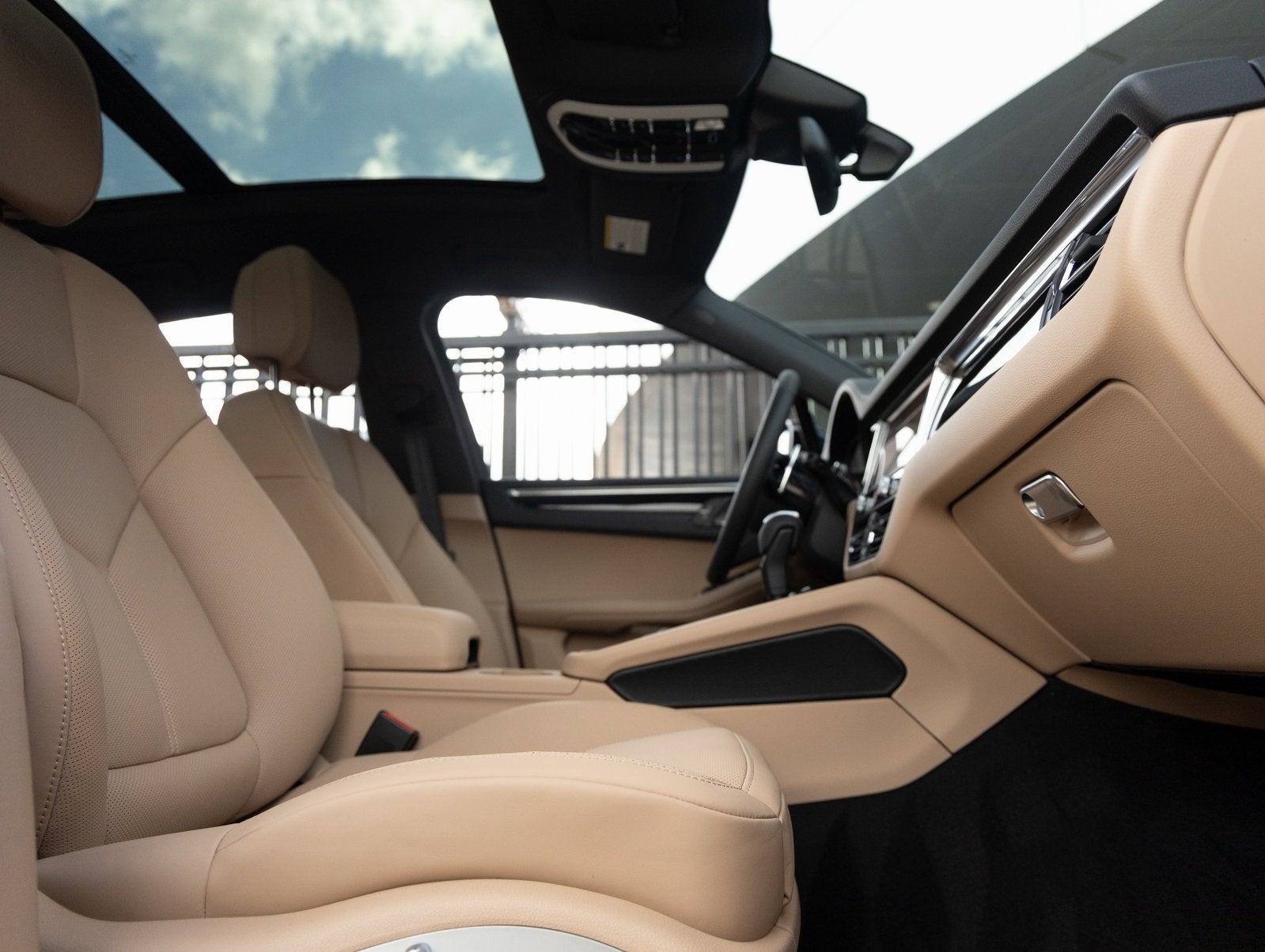 2025 Porsche Macan AWD