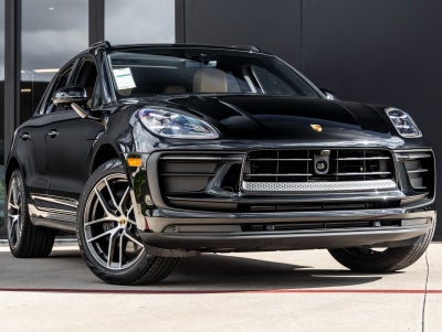 2025 Porsche Macan AWD