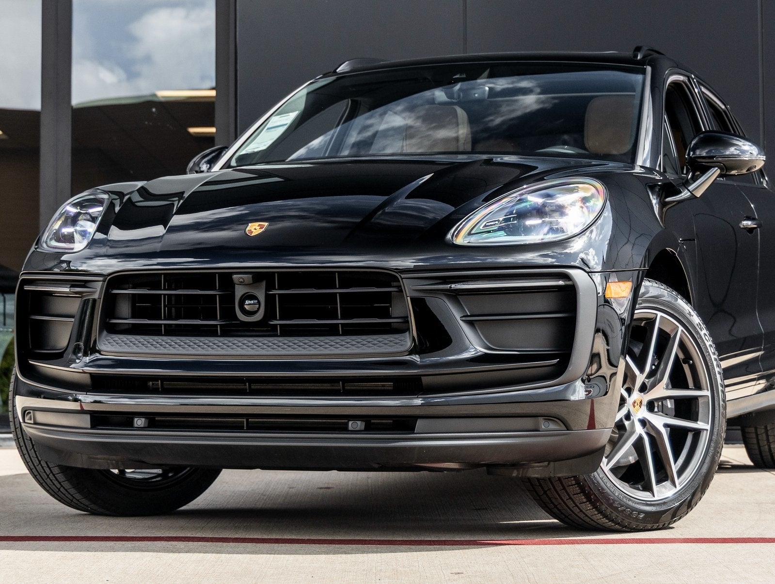 2025 Porsche Macan AWD