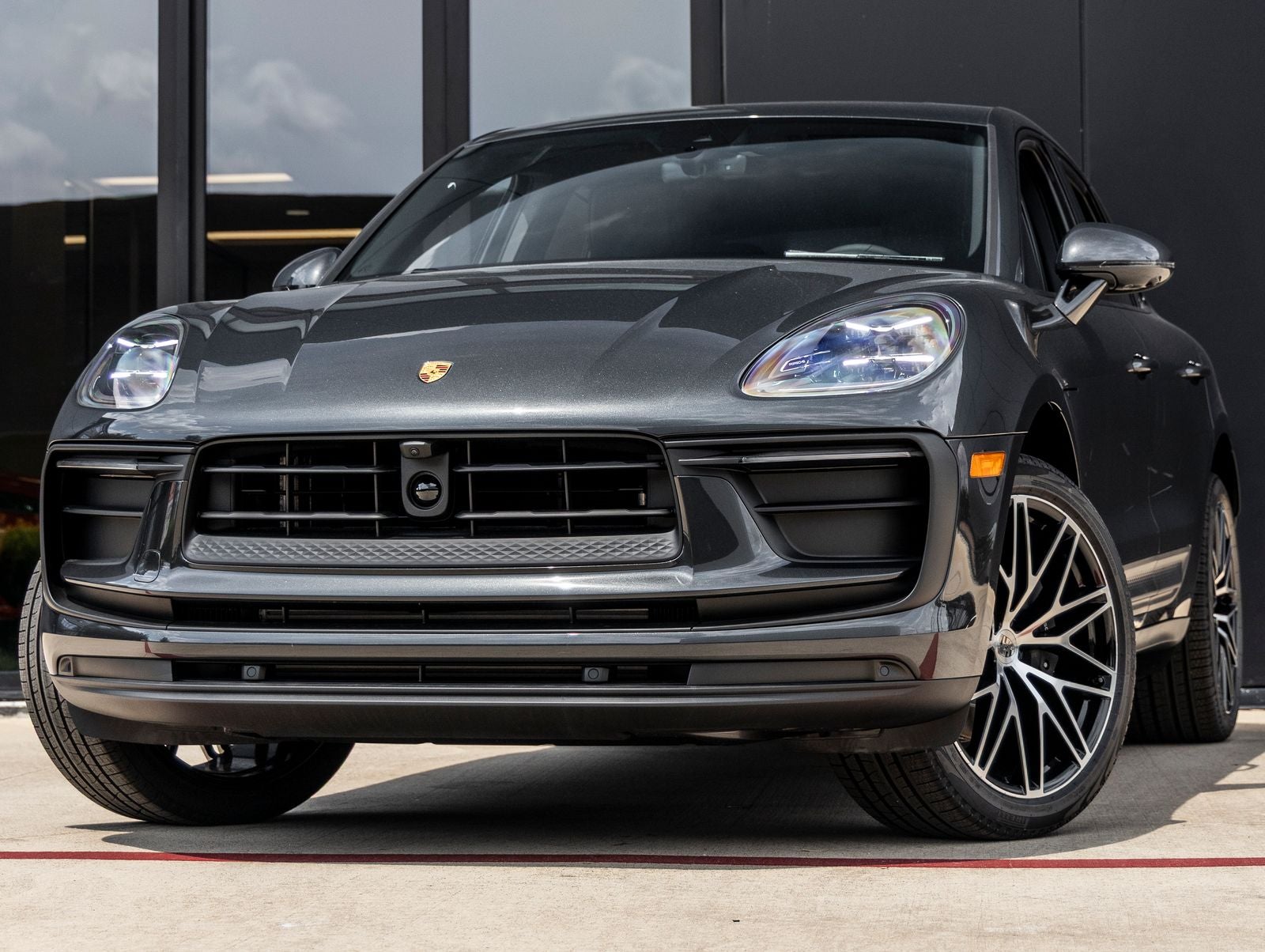 2026 Porsche Macan Base