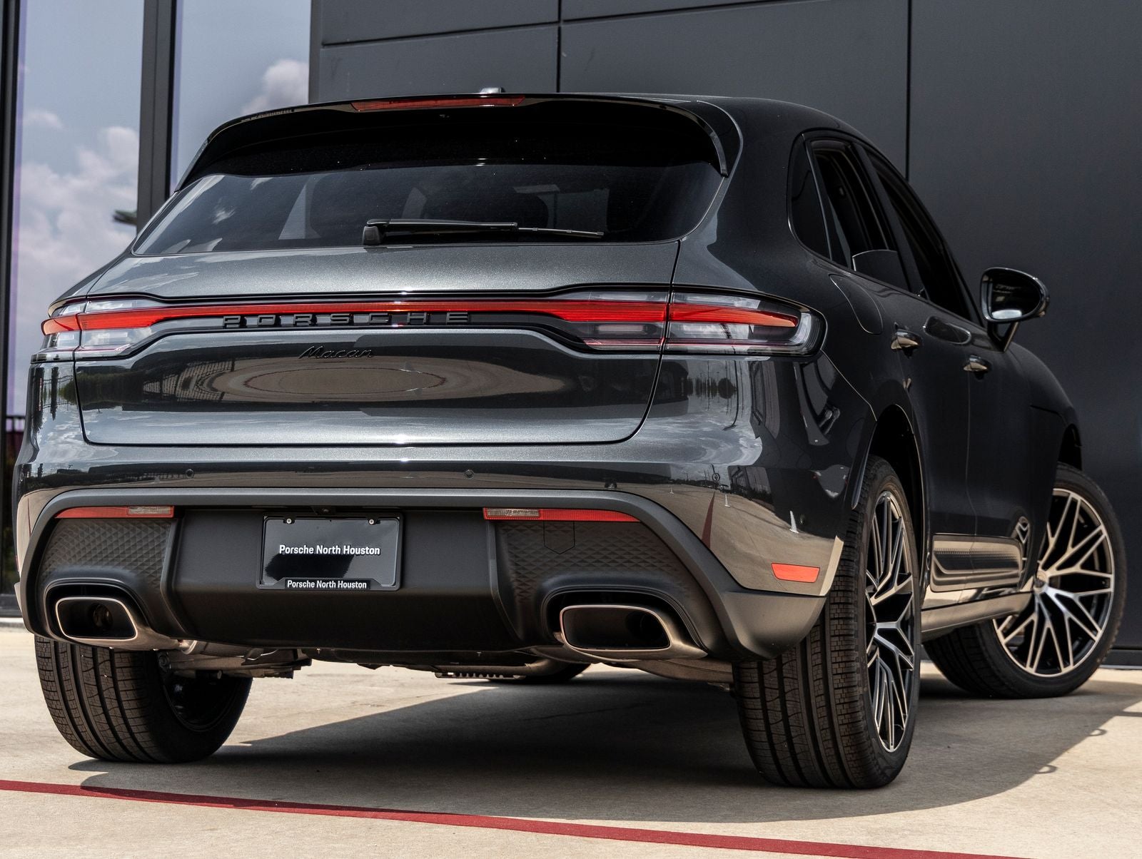 2026 Porsche Macan Base