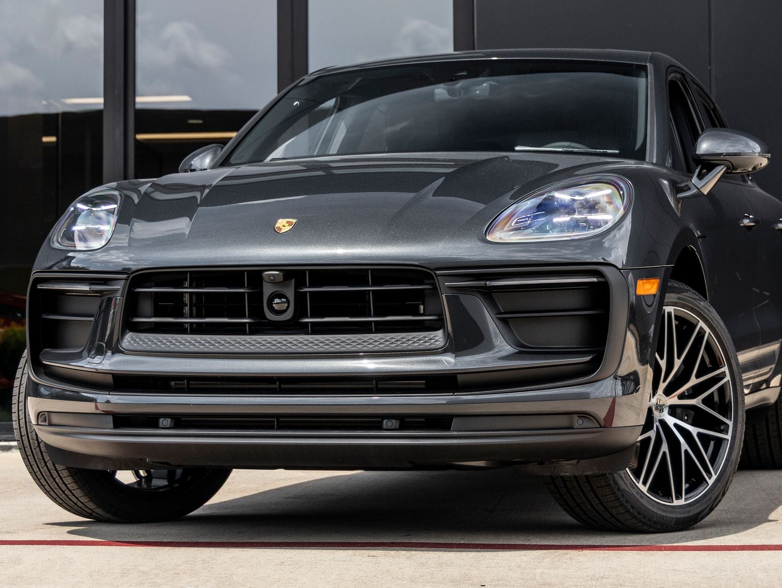 2026 Porsche Macan Base