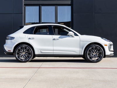 2026 Porsche Macan Macan