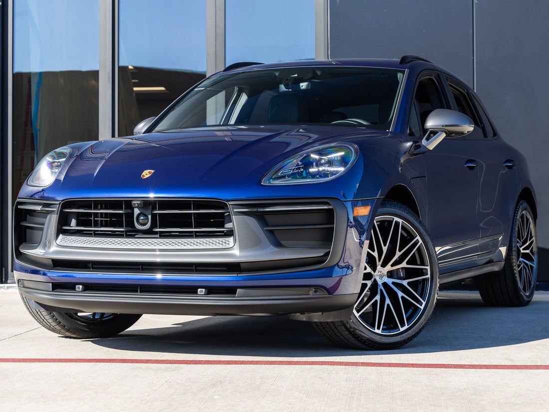 2026 Porsche Macan T — photo 1 of 47