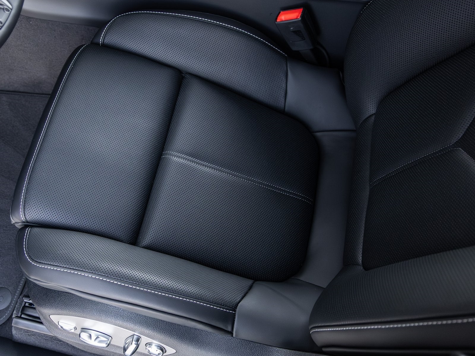 2026 Porsche Macan Macan T