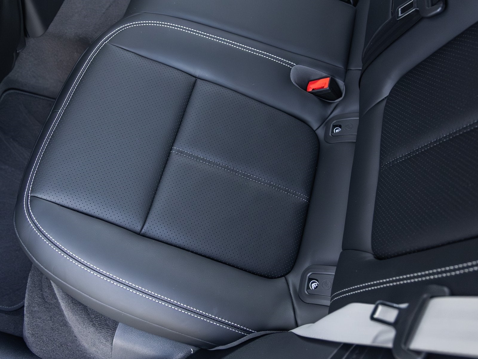 2026 Porsche Macan Macan T