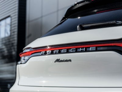 2026 Porsche Macan Macan