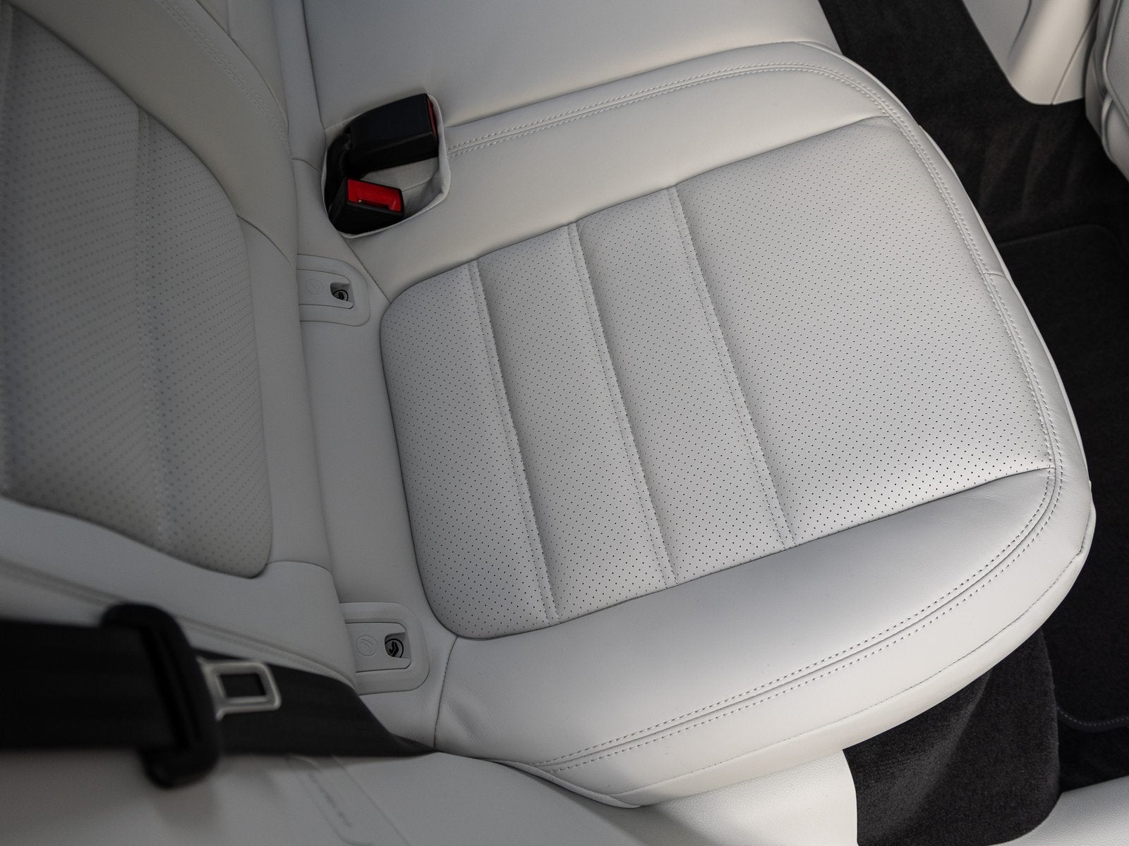 2026 Porsche Macan Macan T