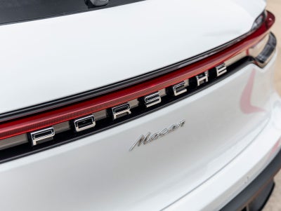 2026 Porsche Macan AWD