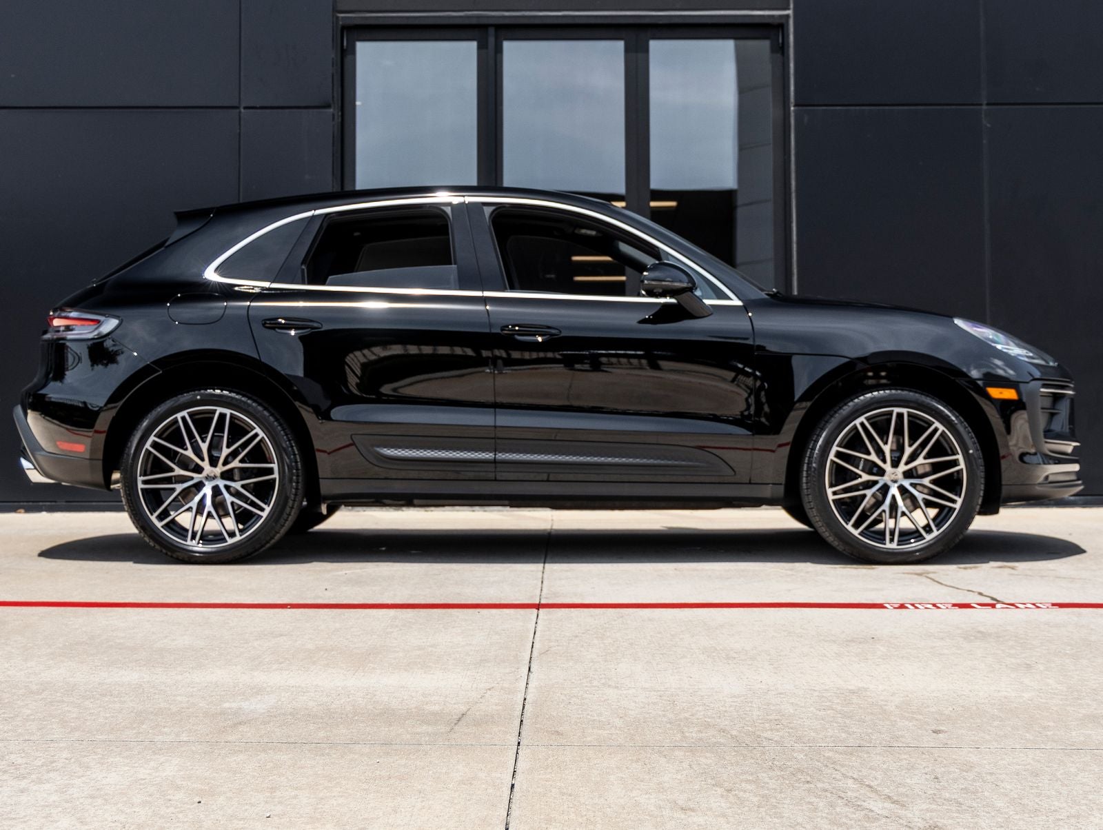 2026 Porsche Macan AWD