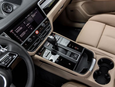 2026 Porsche Macan AWD