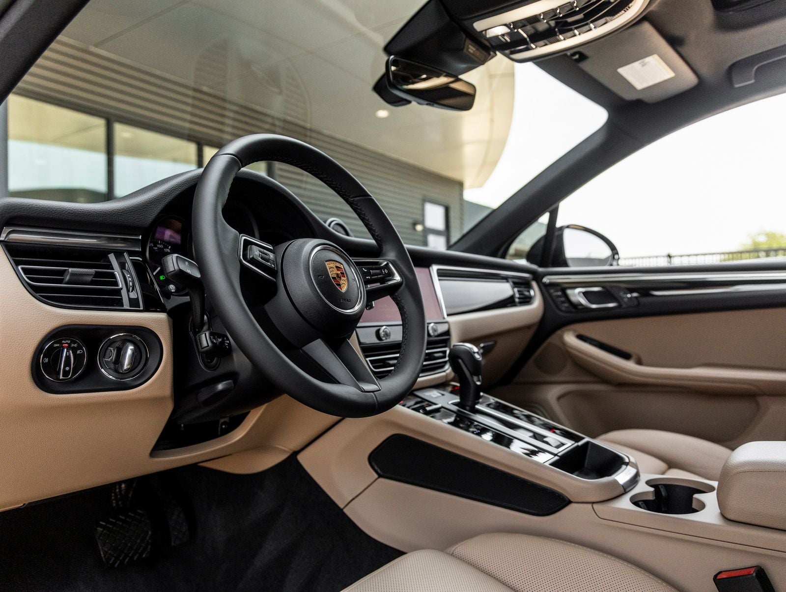 2026 Porsche Macan AWD