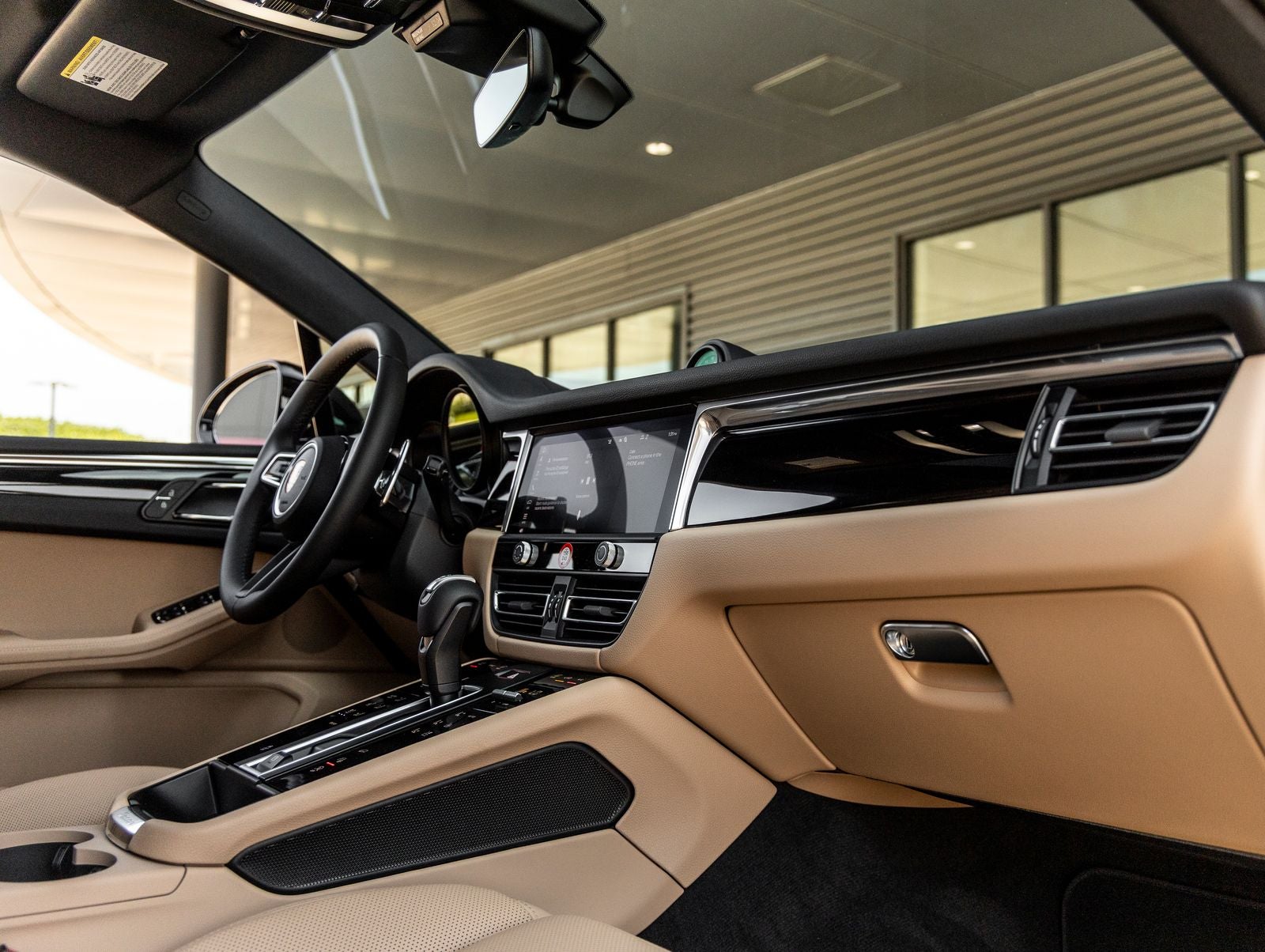 2026 Porsche Macan AWD
