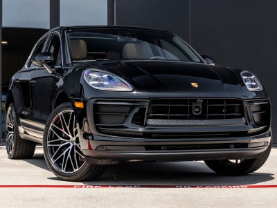 2026 Porsche Macan AWD